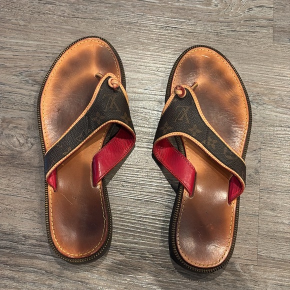 Custom-made Louis Vuitton sandal - Picture 4 of 5